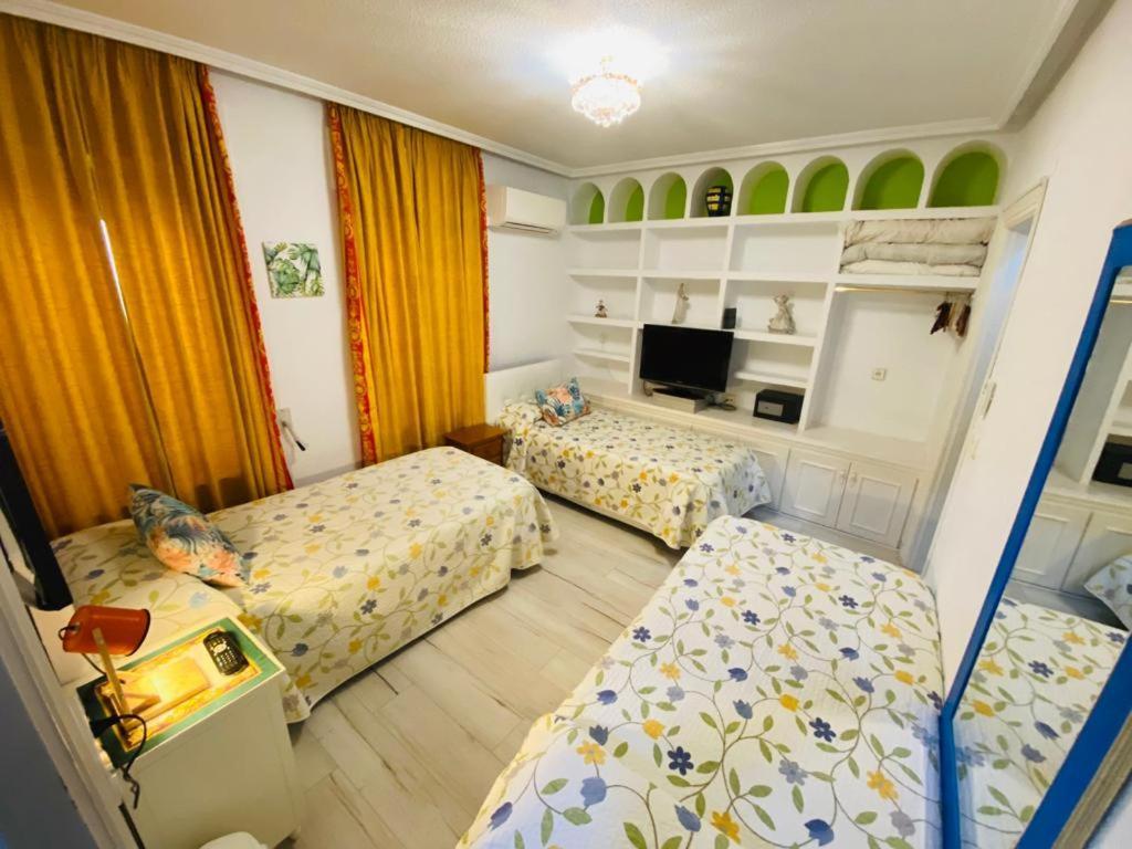 Pension Antonio Guesthouse Аликанте Екстериор снимка