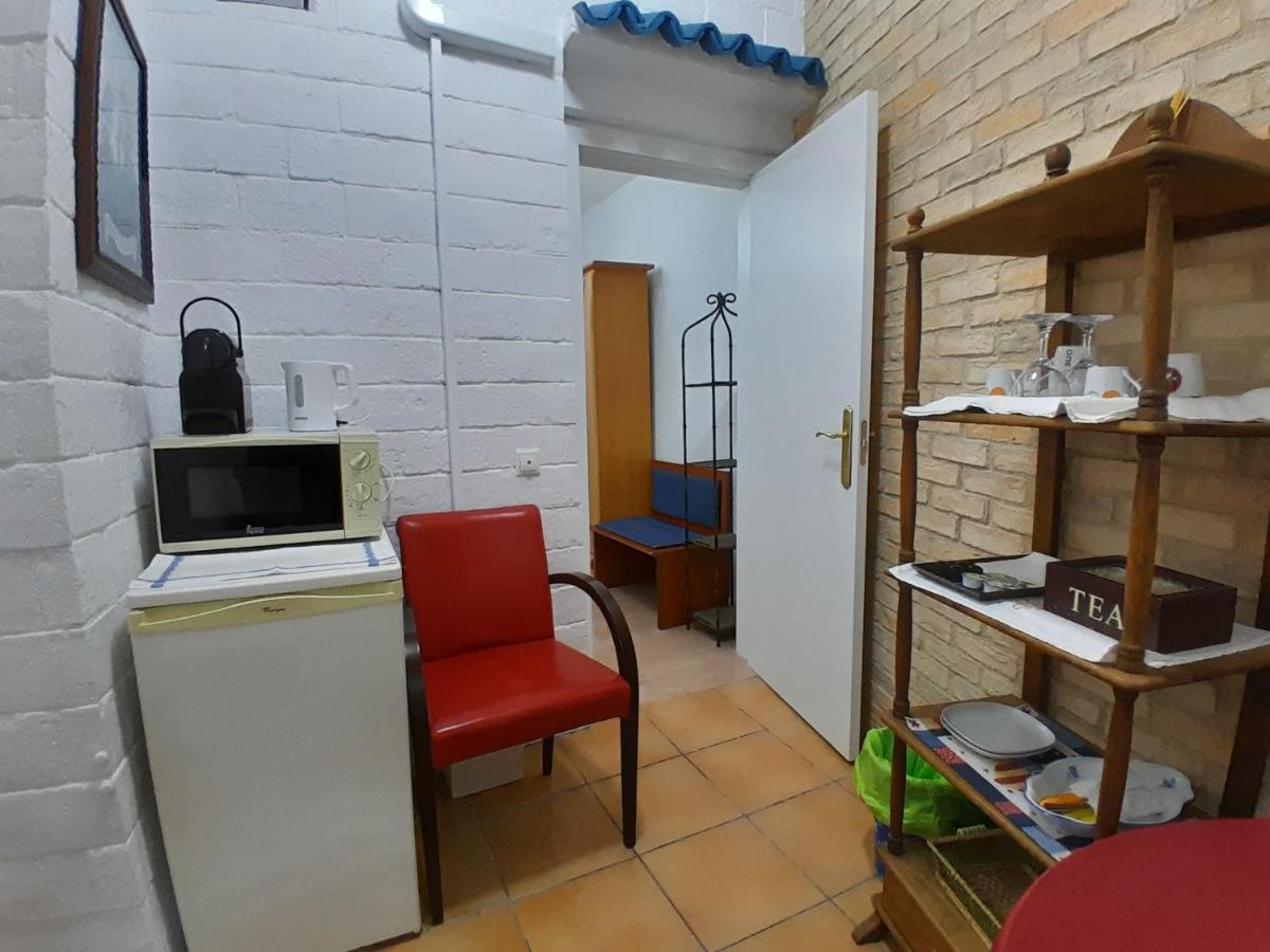 Pension Antonio Guesthouse Аликанте Екстериор снимка