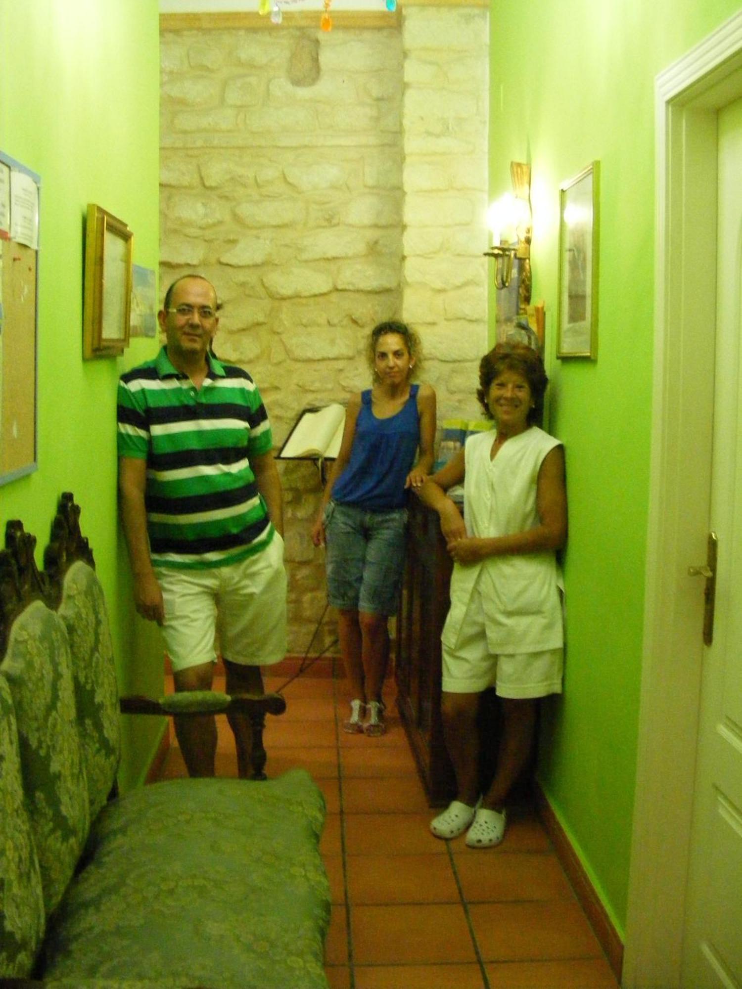 Pension Antonio Guesthouse Аликанте Екстериор снимка