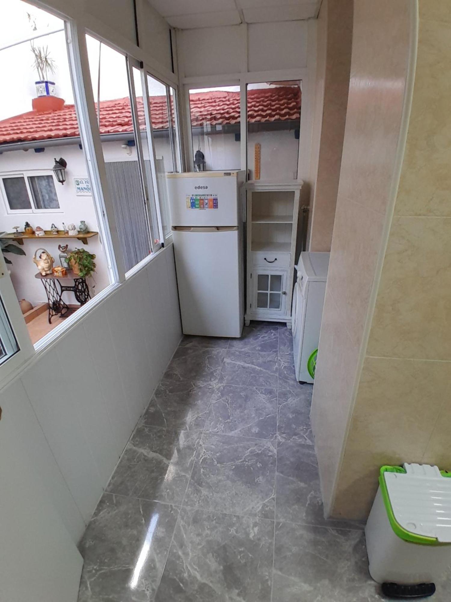 Pension Antonio Guesthouse Аликанте Стая снимка