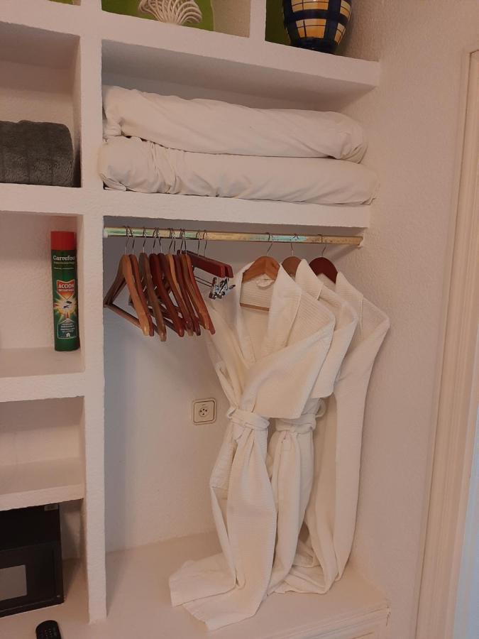 Pension Antonio Guesthouse Аликанте Екстериор снимка